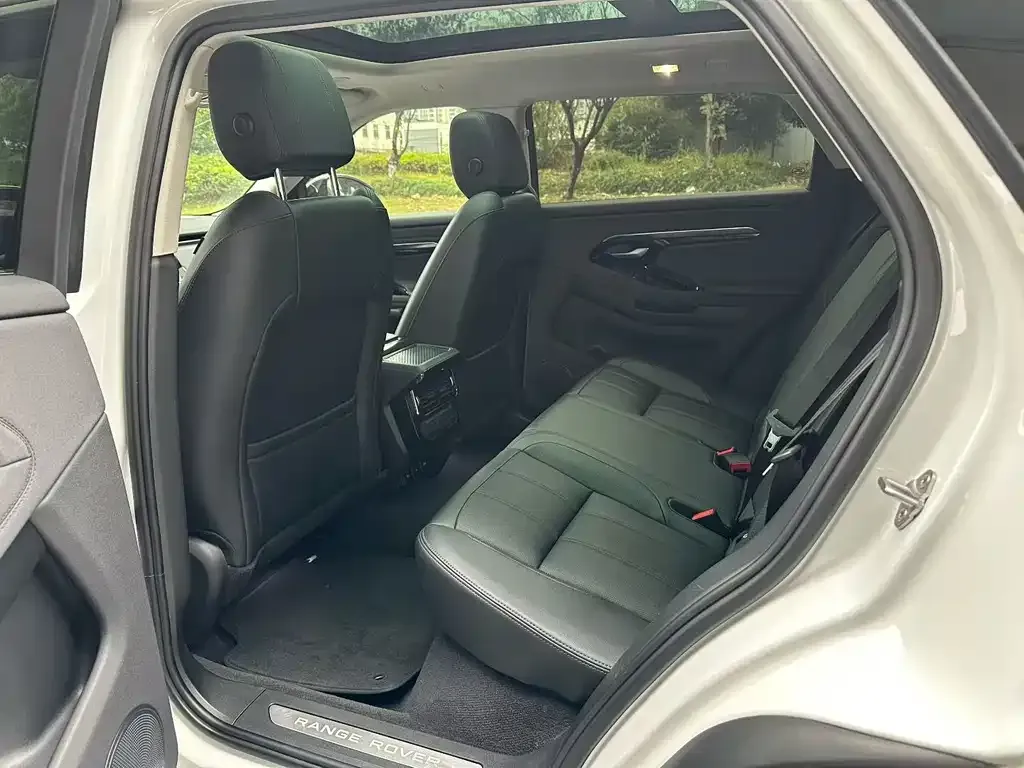 Land Rover Evoque 2023 из CN, фото 2