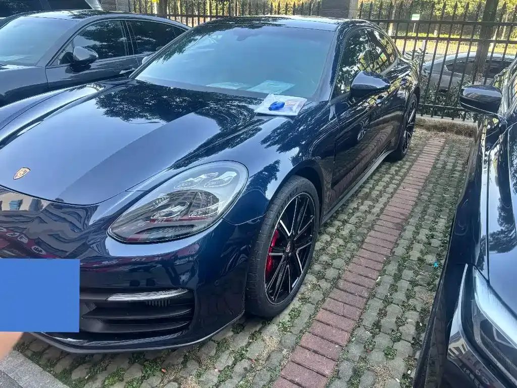 Porsche Panamera — фото 1