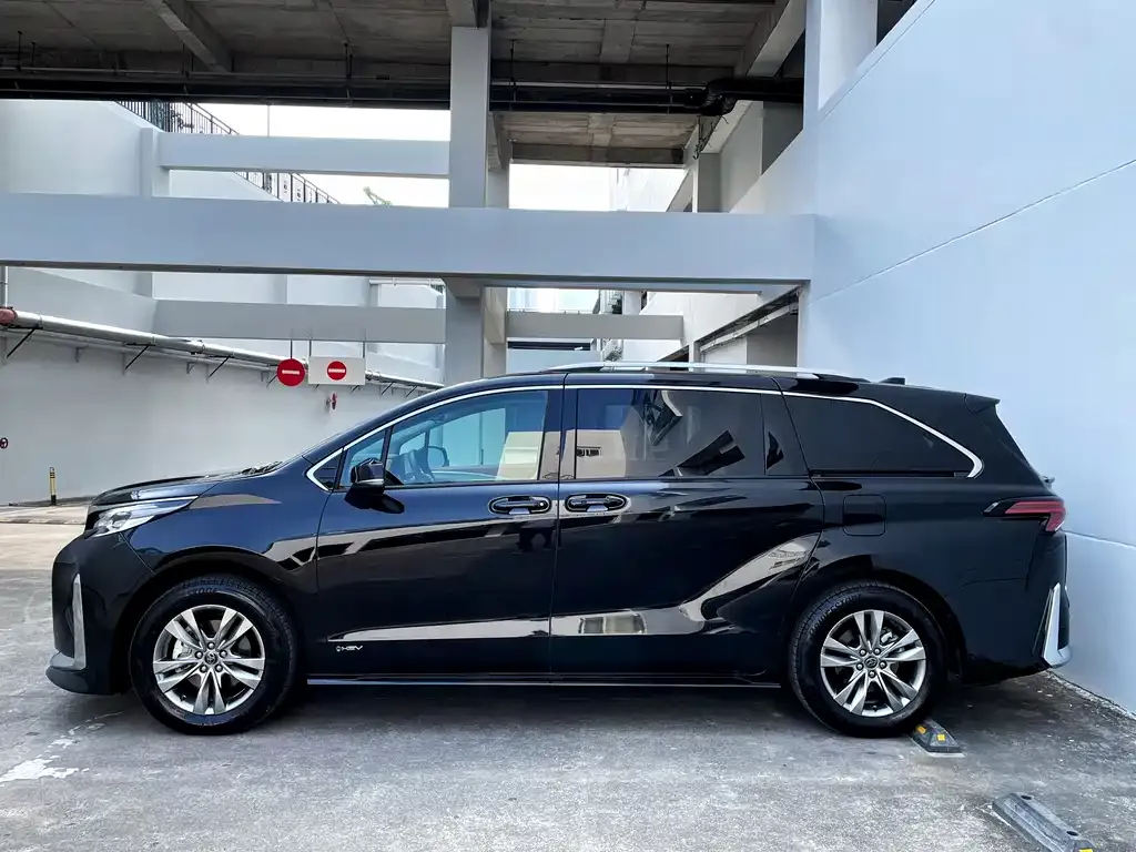Toyota Sienna 2025 из CN, фото 8