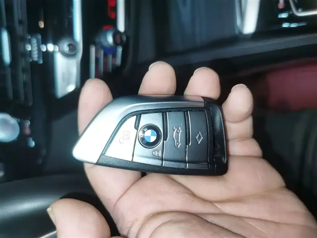 BMW 5 Series 2023 из CN, фото 2