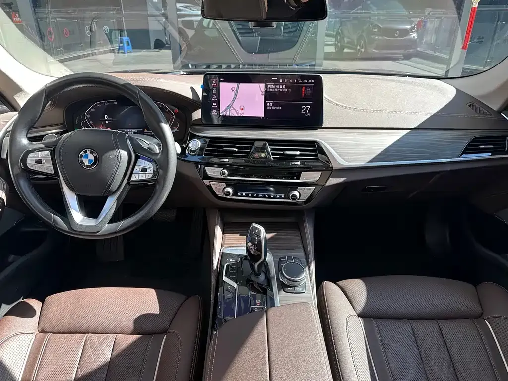 BMW 5 Series — фото 10