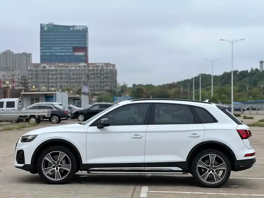 Audi Q5L 2021 из CN, фото 5