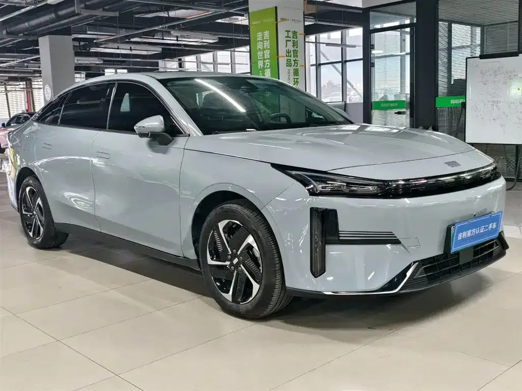 Geely Galaxy L6 — фото 10