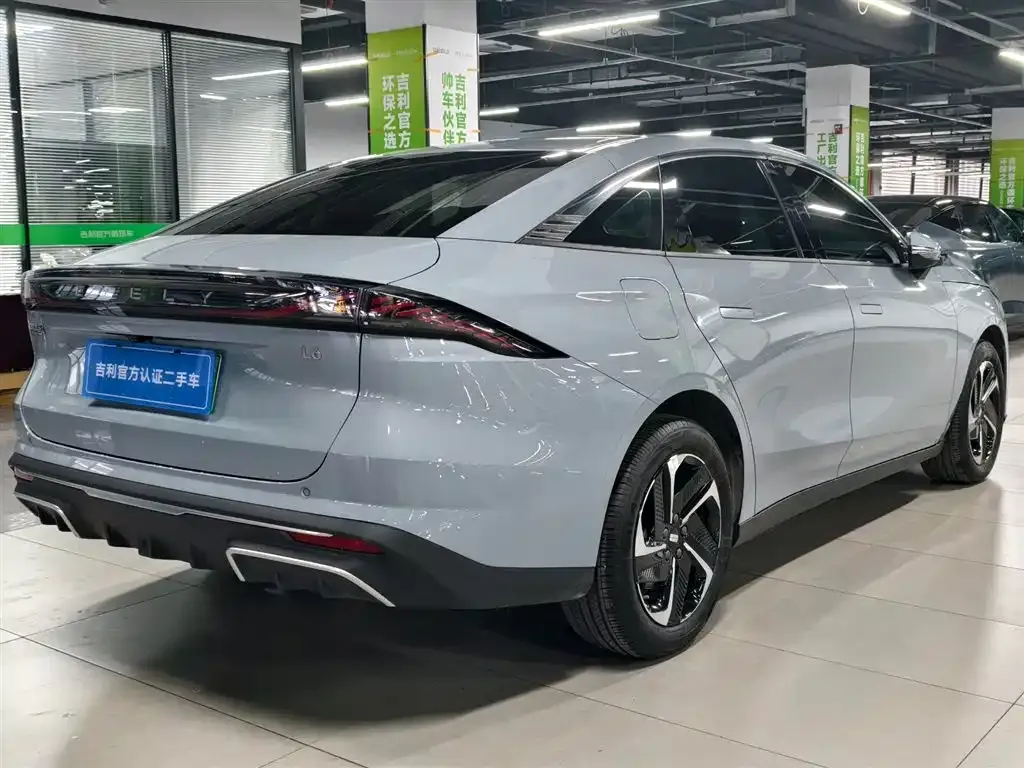 Geely Galaxy L6 — фото 3
