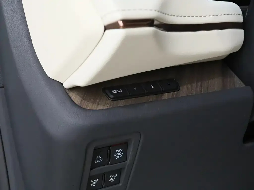 Lexus LM 2024 из CN, фото 3