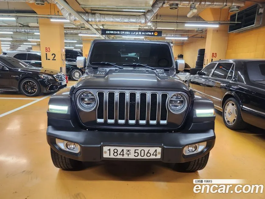 Jeep Wrangler — фото 1