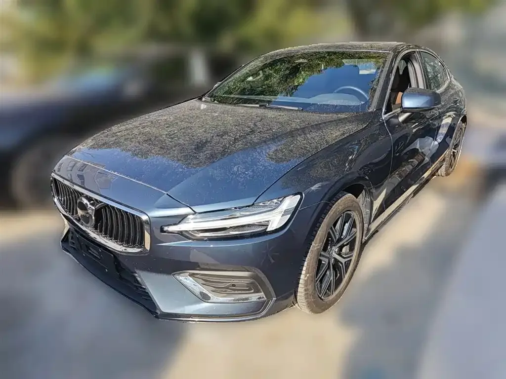 Volvo S60 — фото 1