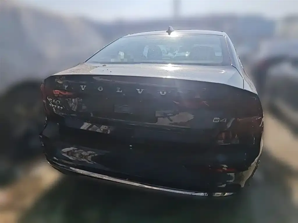 Volvo S60 — фото 9