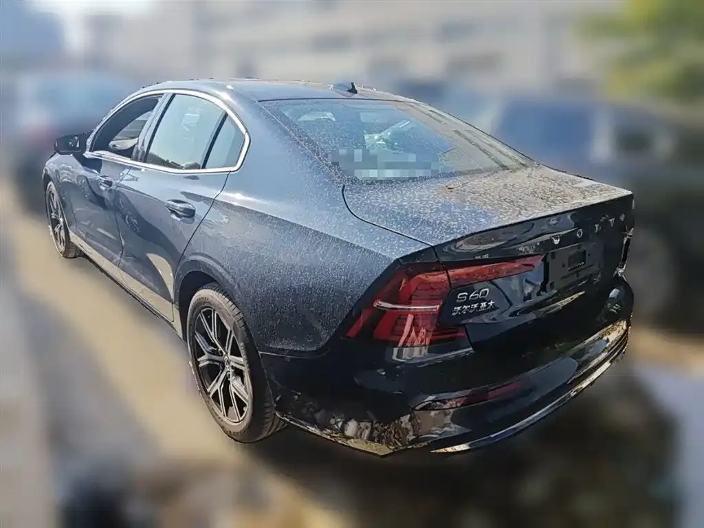 Volvo S60 — фото 10