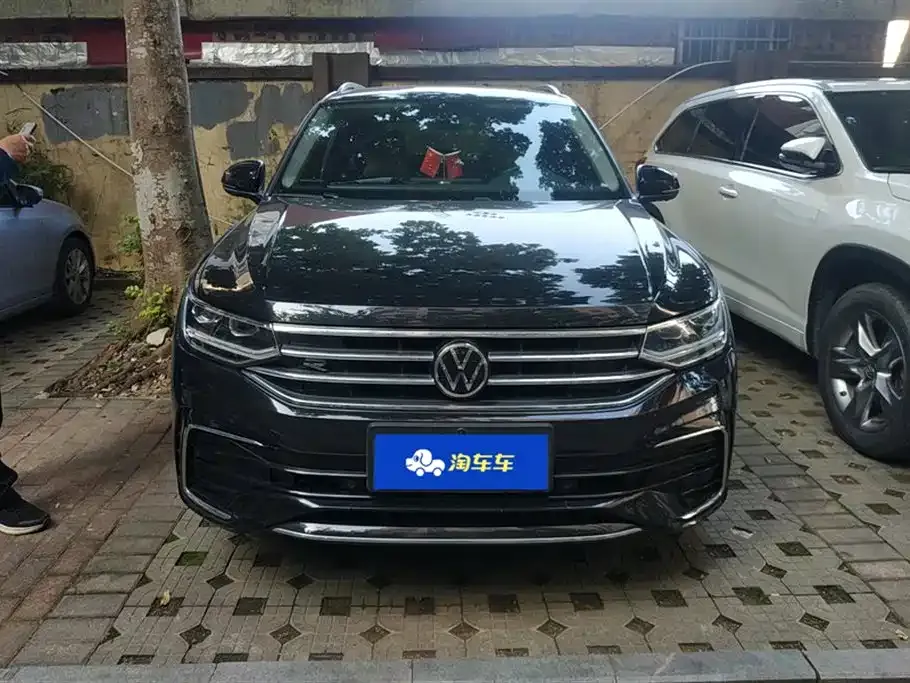 Volkswagen Tiguan L — фото 7