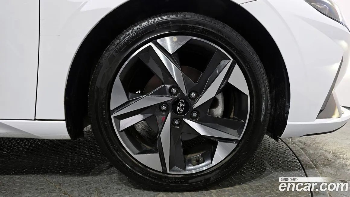 Hyundai AVANTE — фото 8