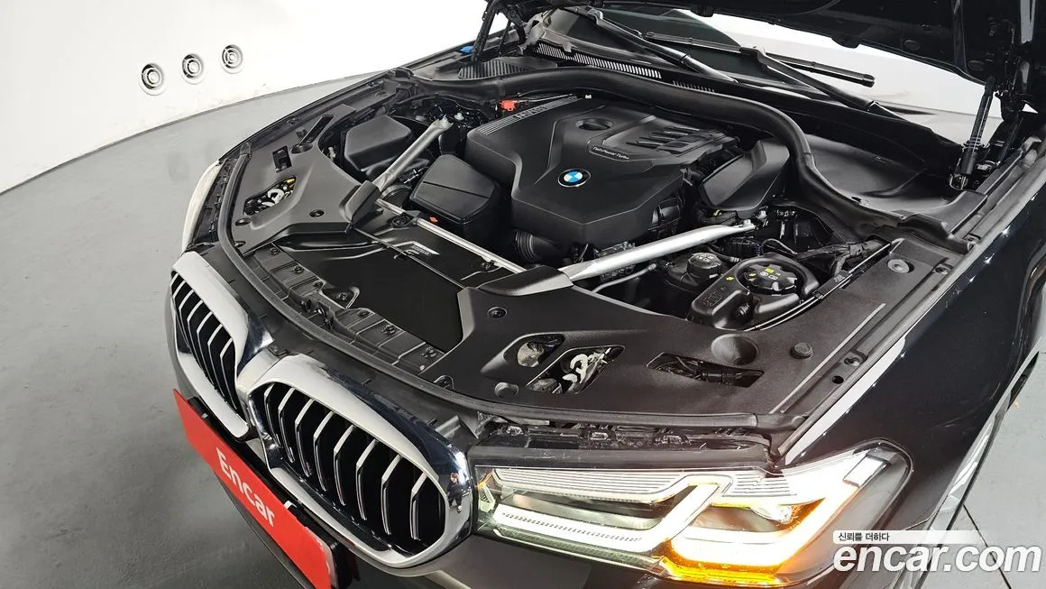 BMW 5-Series 2023 из KR, фото 10