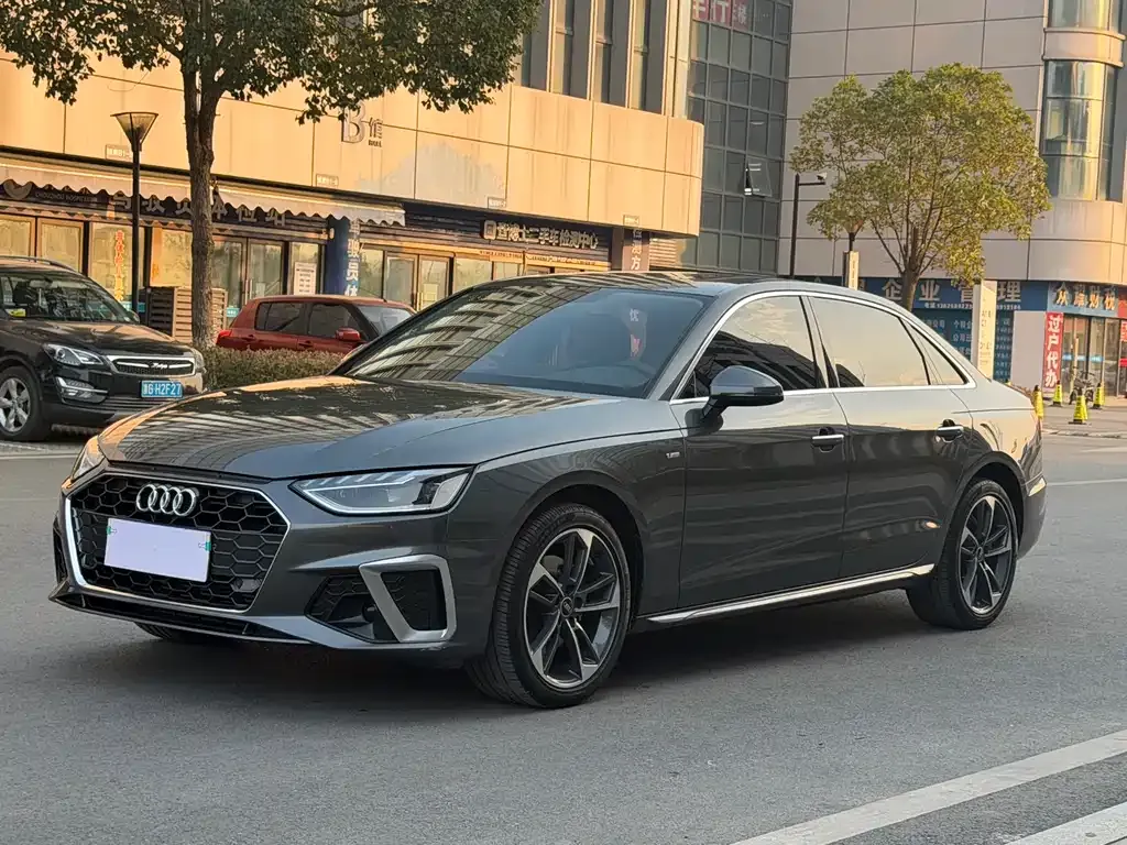 Audi A4L 2023 из CN, фото 1