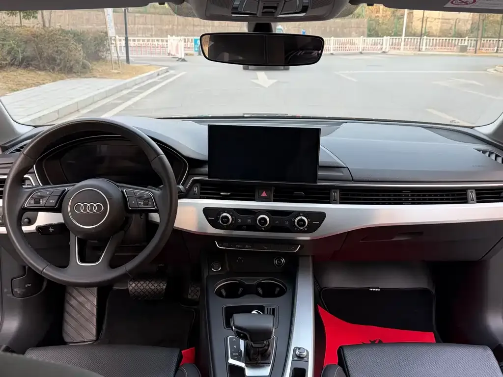 Audi A4L 2023 из CN, фото 9