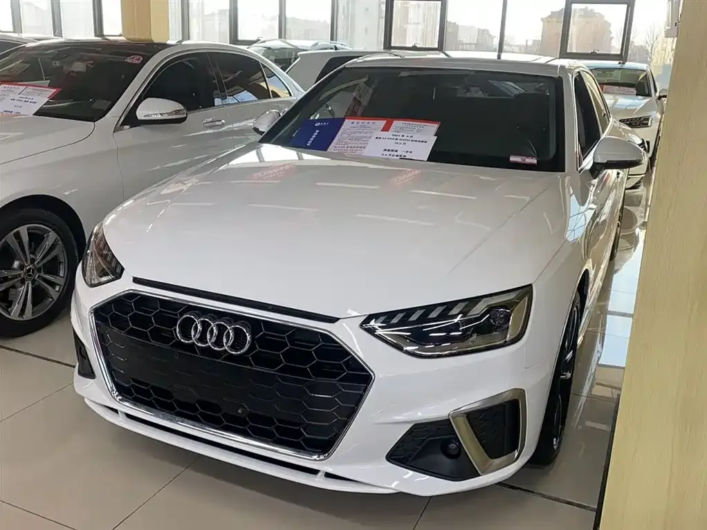 Audi A4L 2021 из CN, фото 1