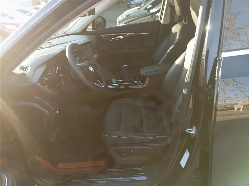 Buick Envision Plus — фото 6