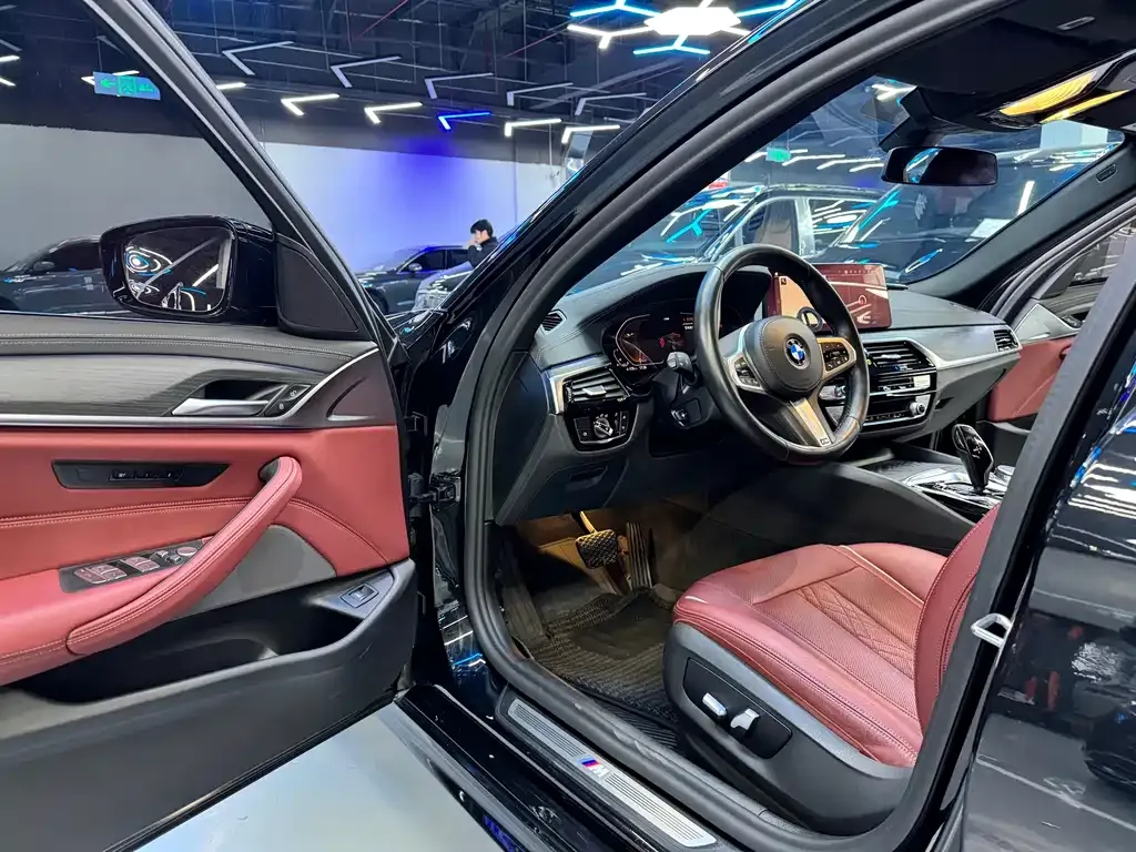 BMW 5 Series 2021 из CN, фото 6