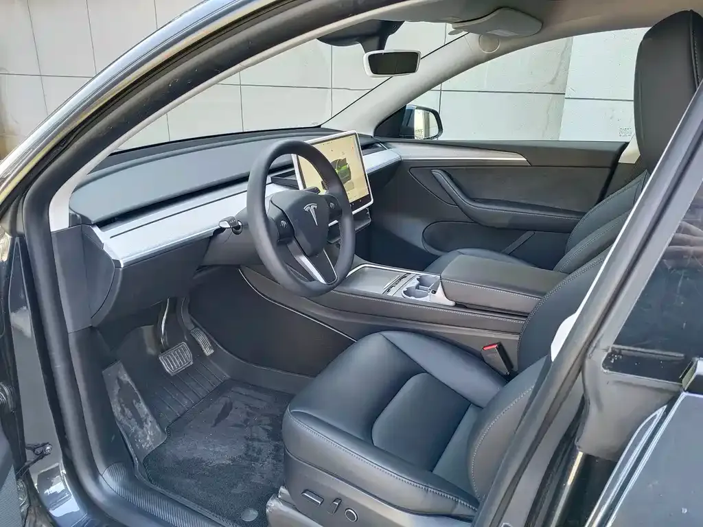 Tesla Model Y 2023 из CN, фото 3