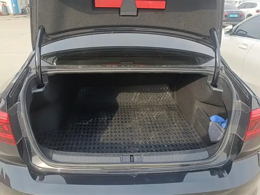 Volkswagen Magotan 2022 из CN, фото 6