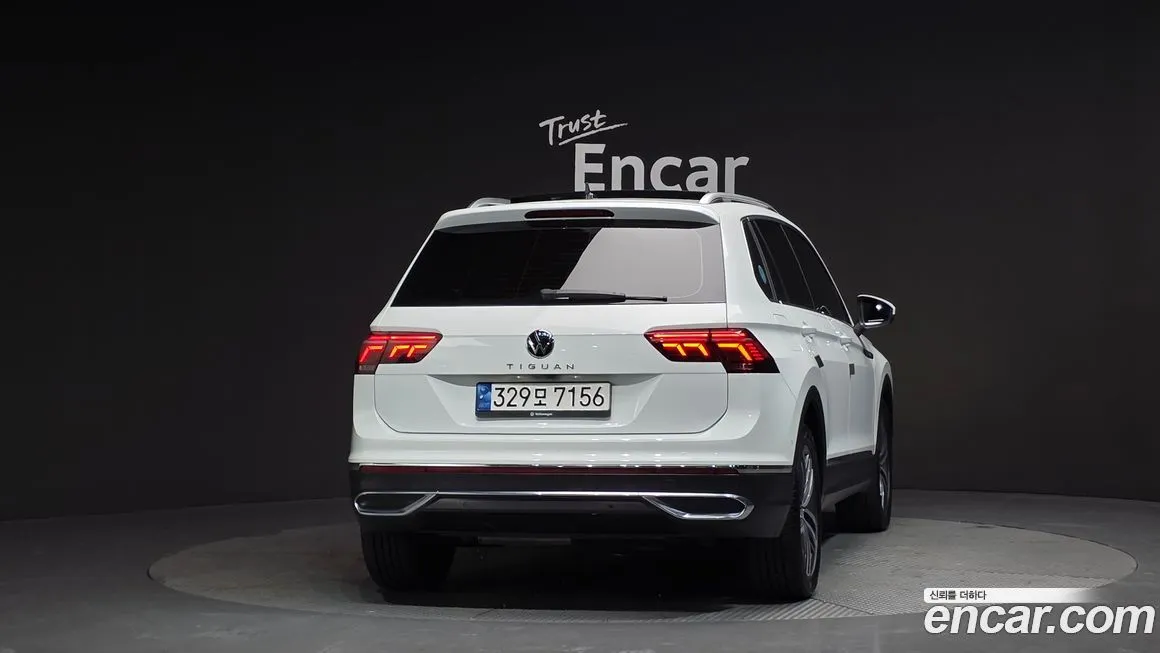 Volkswagen Tiguan — фото 4