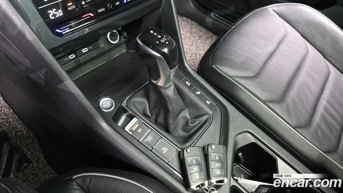 Volkswagen Tiguan — фото 8