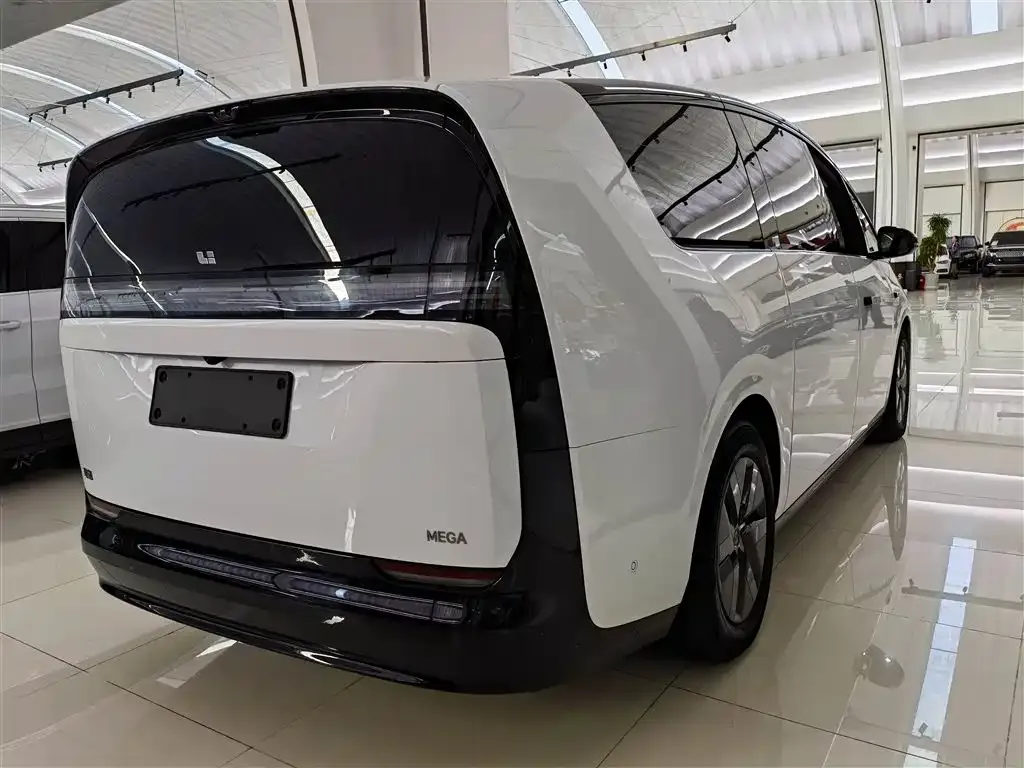 Li Auto MEGA — фото 8