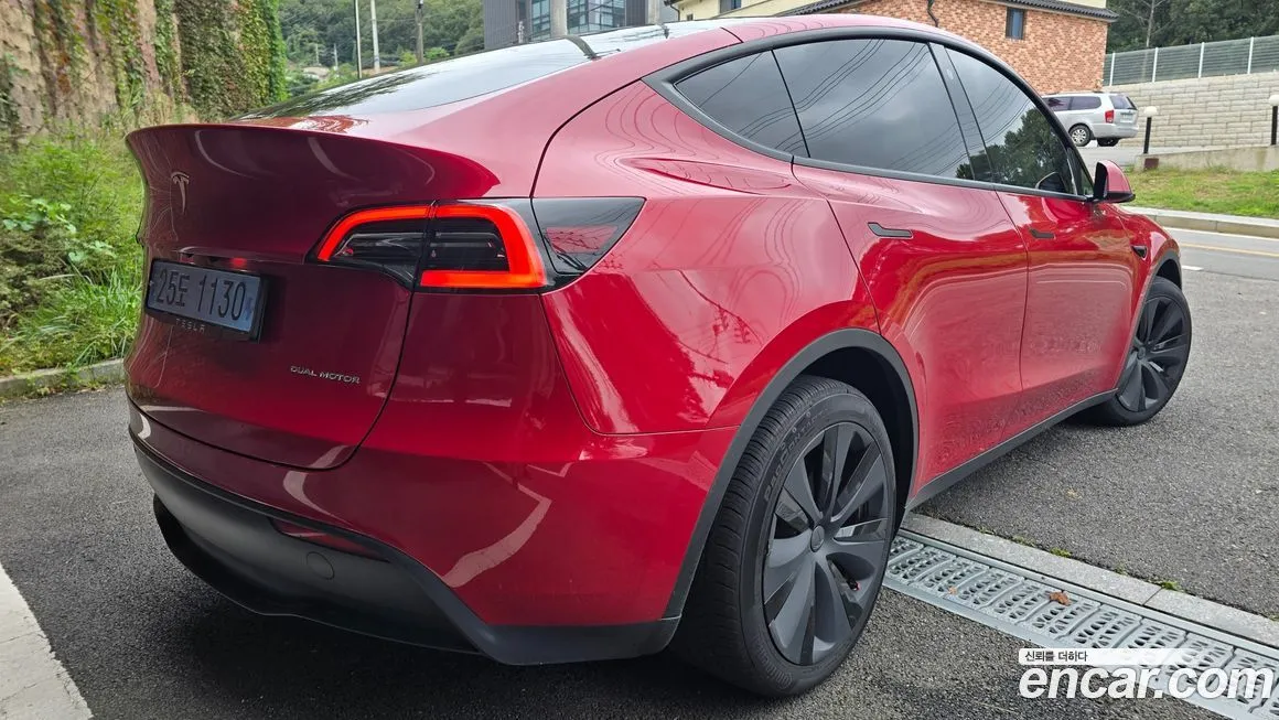 Tesla Model Y 2023 из KR, фото 2