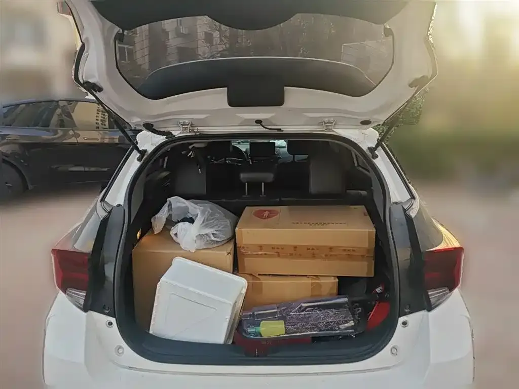 Toyota Yaris L — фото 10