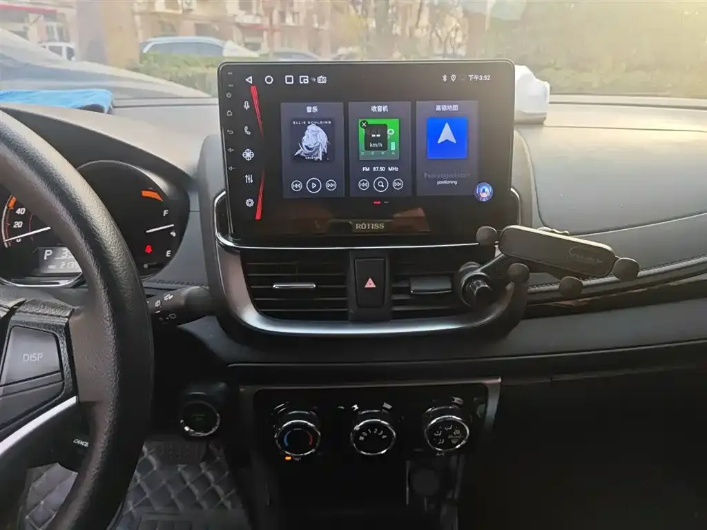 Toyota Yaris L — фото 6