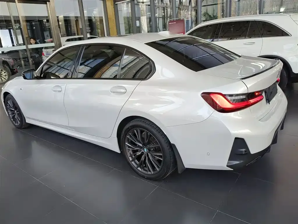 BMW 3 Series 2023 из CN, фото 10