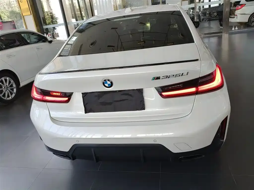 BMW 3 Series 2023 из CN, фото 2