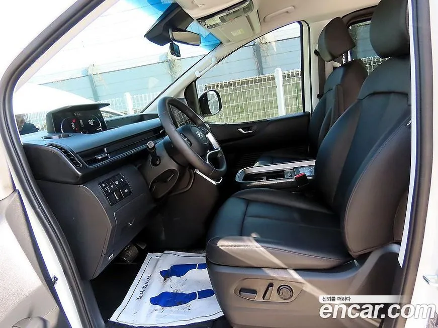 Hyundai Staria — фото 2