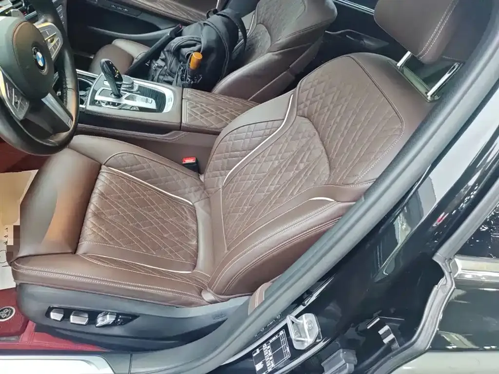 BMW 7 Series 2021 из CN, фото 10
