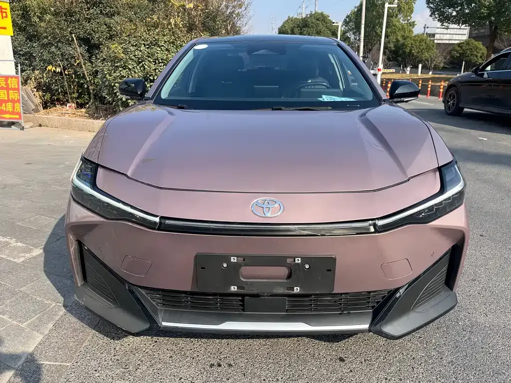 Toyota bZ3 2023 из CN, фото 9