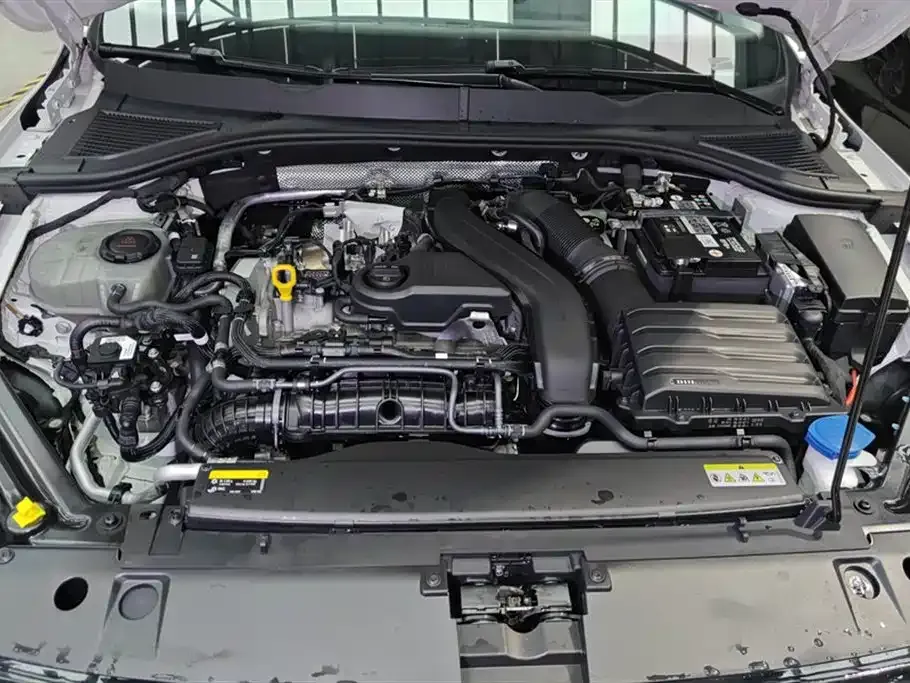 Volkswagen Bora 2023 из CN, фото 8
