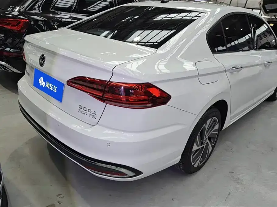 Volkswagen Bora 2023 из CN, фото 6