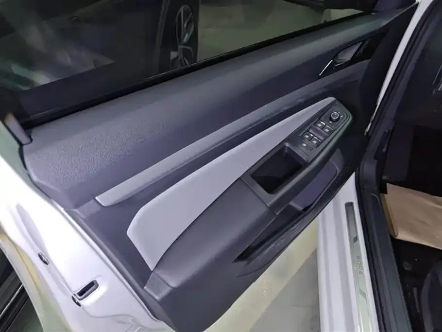 Volkswagen Bora 2023 из CN, фото 5