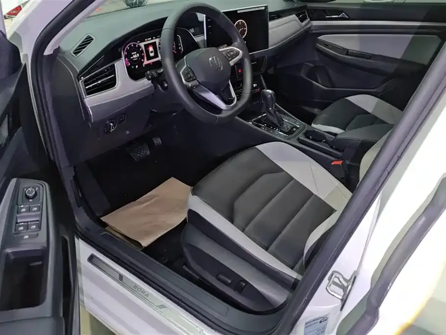 Volkswagen Bora 2023 из CN, фото 9