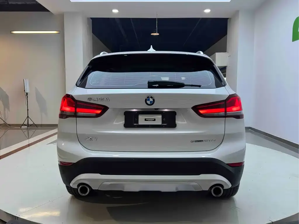 BMW X1 — фото 5