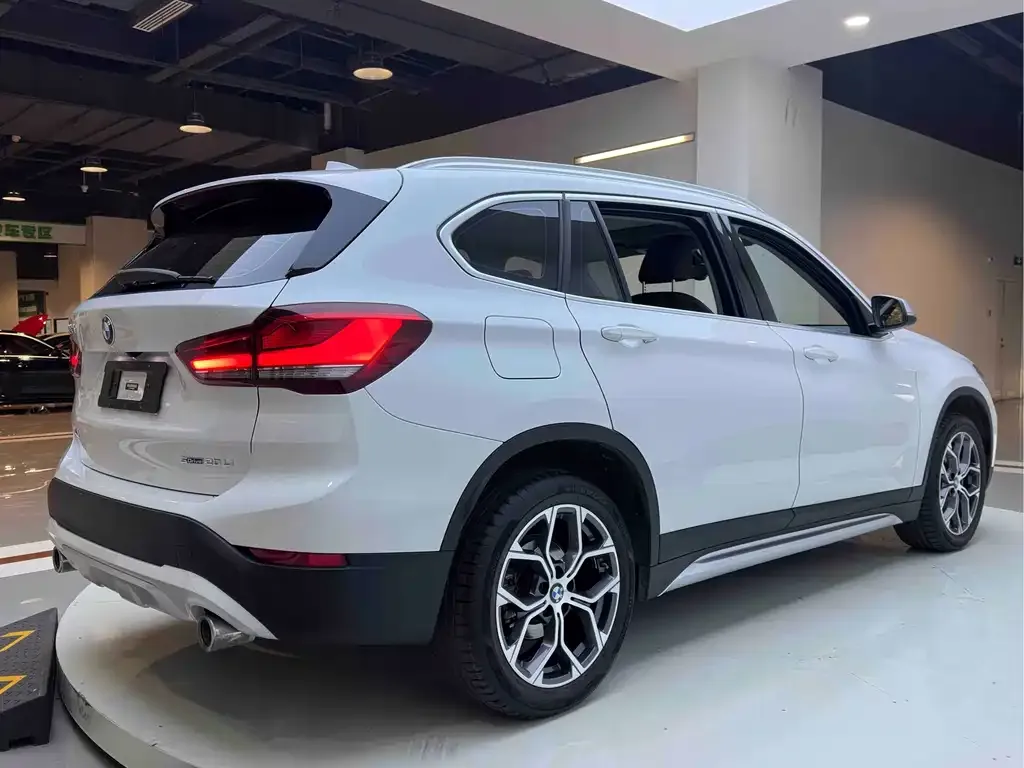 BMW X1 — фото 10