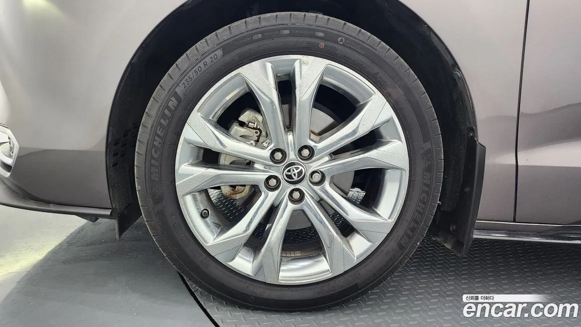 Toyota Sienna — фото 2