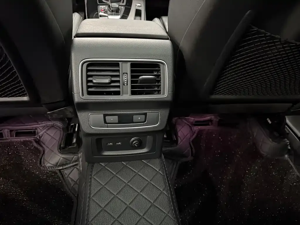 Audi Q5L 2022 из CN, фото 2