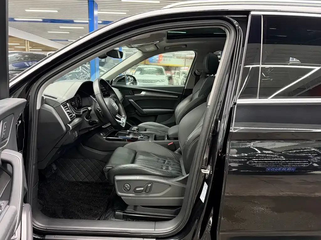 Audi Q5L 2022 из CN, фото 6