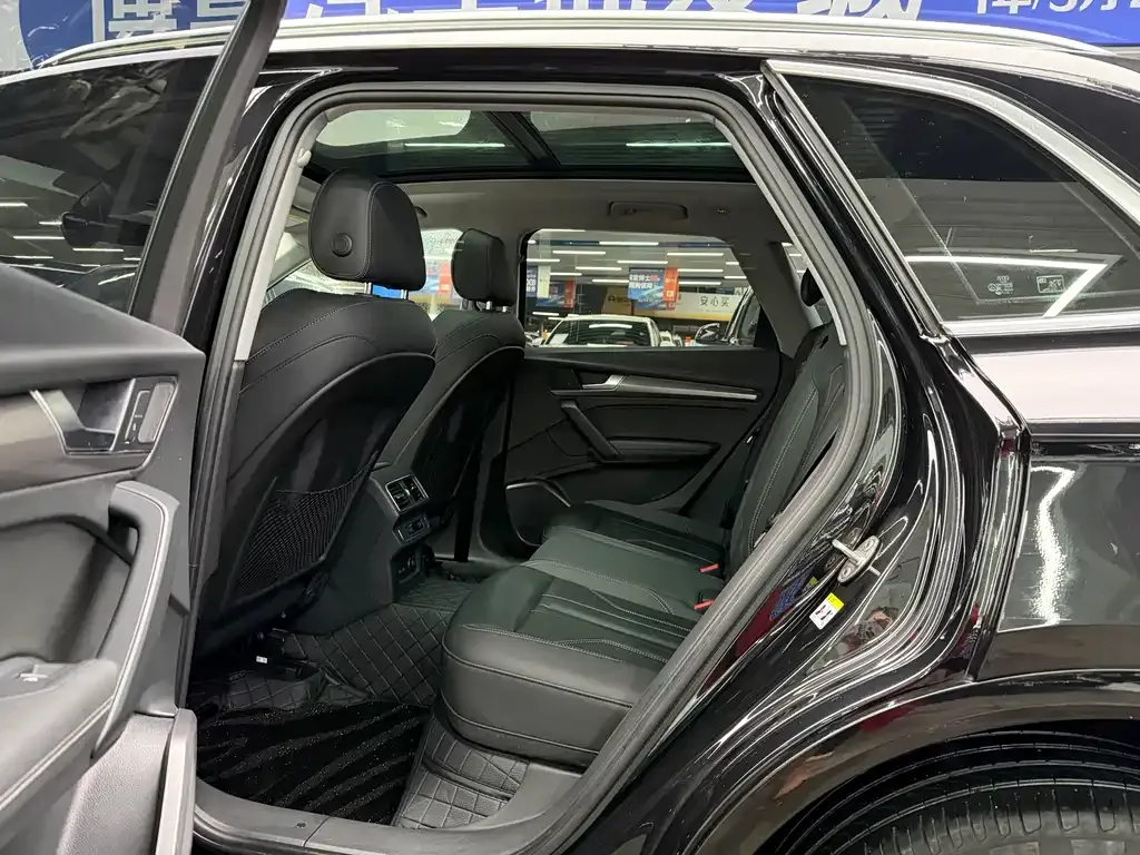 Audi Q5L 2022 из CN, фото 3