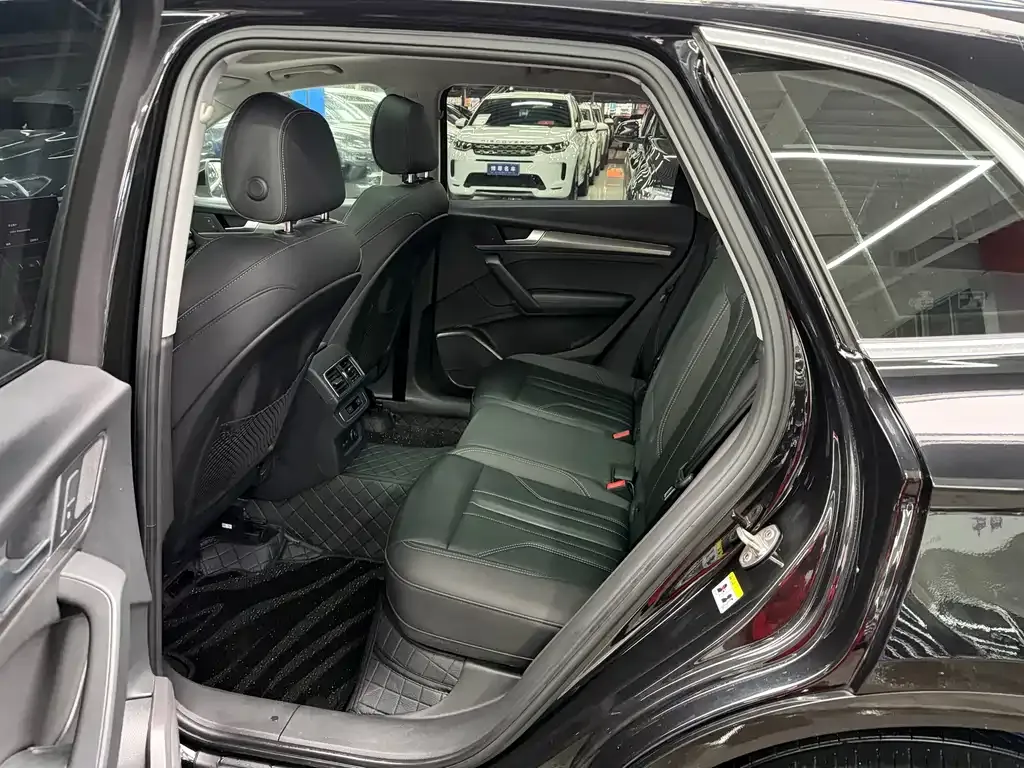 Audi Q5L 2022 из CN, фото 5
