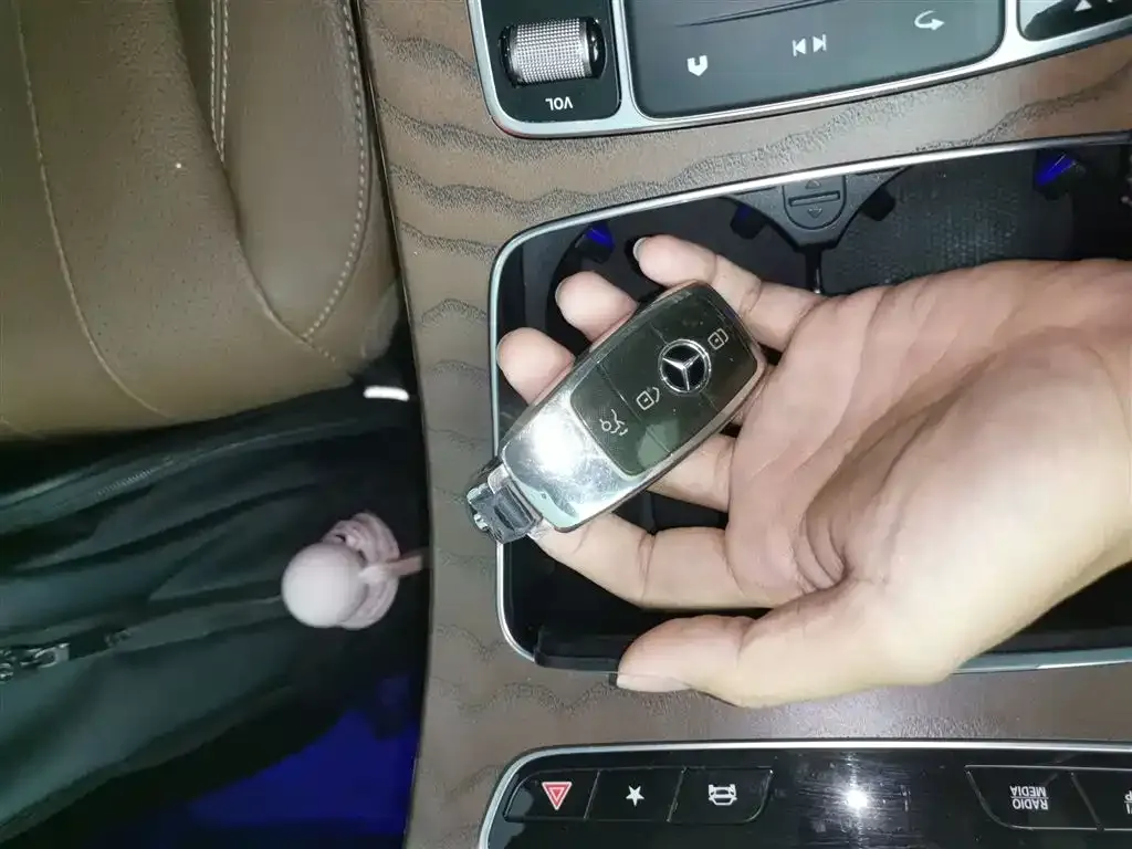 Mercedes-Benz E-Class 2022 из CN, фото 6