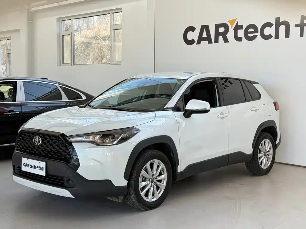 Toyota Corolla Cross 2023 из CN, фото 1