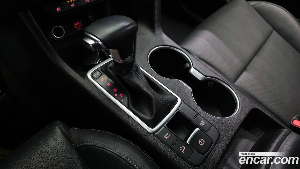 Kia Sportage — фото 9
