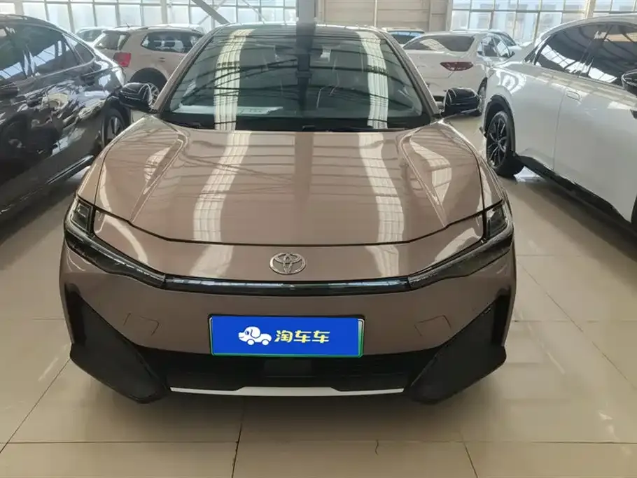 Toyota bZ3 2023 из CN, фото 2