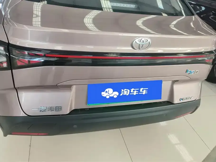 Toyota bZ3 2023 из CN, фото 4
